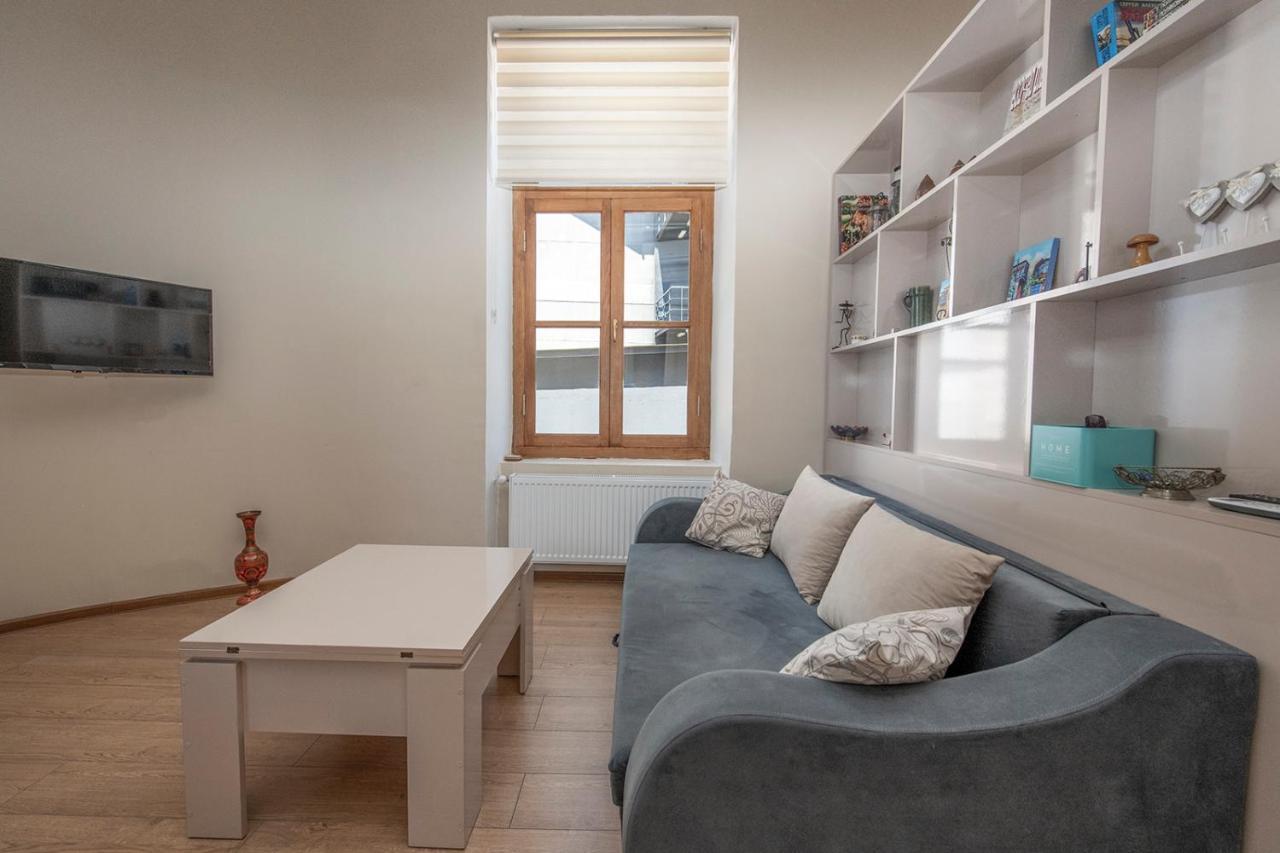 Orbeliani Apartament *